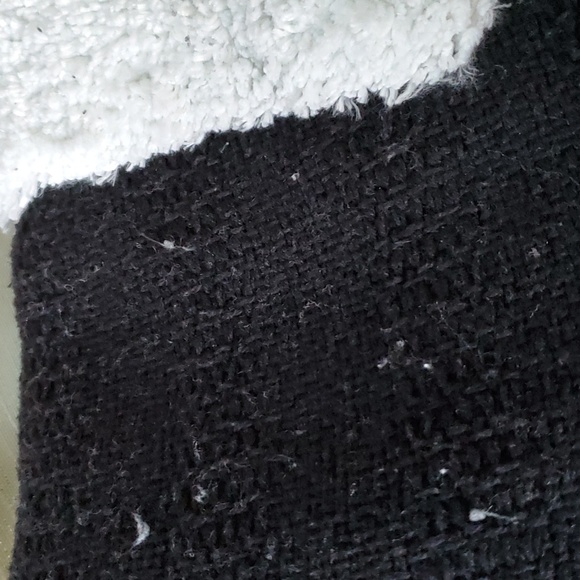 Rachel Zoe Yarn Ghost Throw Blanket - Picture 3 of 8